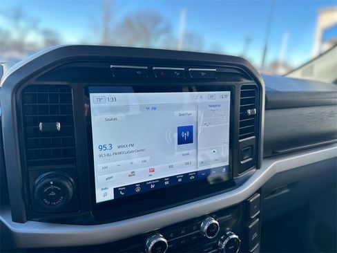 Used 2022 Ford F150 XLT w/ Equipment Group 302A High image 12