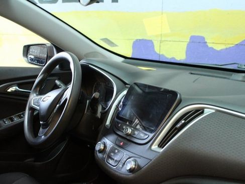 Used 2019 Chevrolet Malibu LS image 10