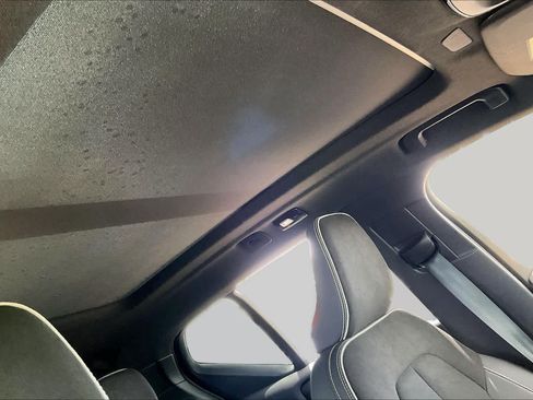 Used 2023 Volvo XC40 Recharge Ultimate AWD/4WD image 13