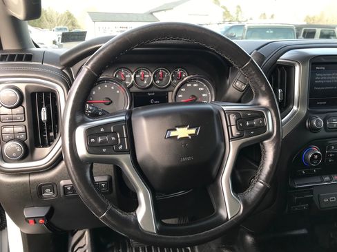 Used 2022 Chevrolet Silverado 3500 LT w/ Convenience Package image 16