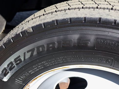 Used 2011 Ford F550 2WD Crew Cab Super Duty w/ Payload Upgrade Pkg image 41