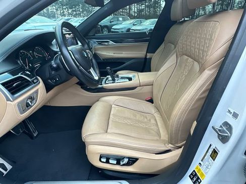 Used 2019 BMW 750i xDrive w/ Executive Package image 9