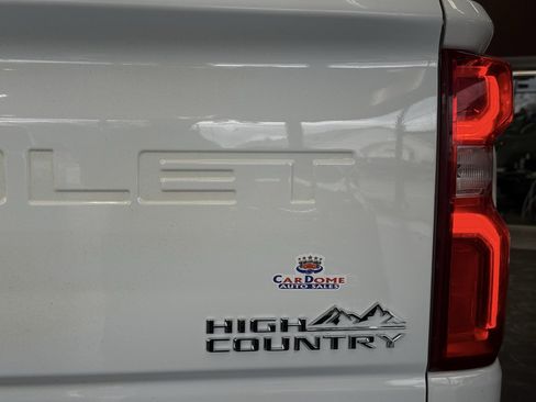 Used 2022 Chevrolet Silverado 2500 High Country AWD/4WD image 14