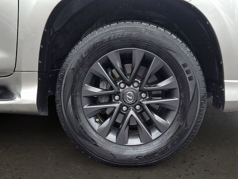 Used 2022 Lexus GX 460 Premium w/ Premium Plus Package image 9