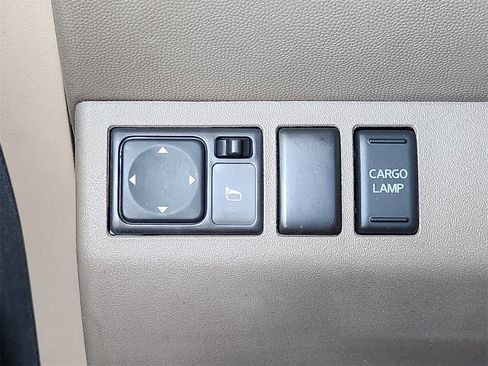 Used 2014 Nissan Frontier SL image 21