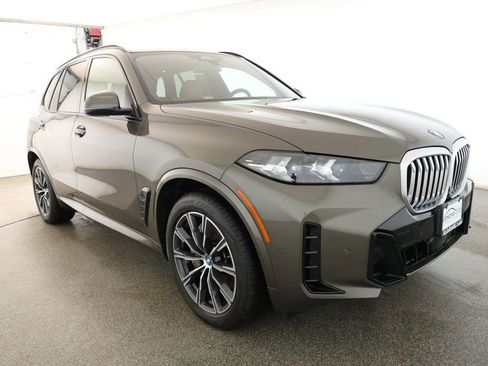 Used 2024 BMW X5 xDrive50e w/ M Sport Package image 3