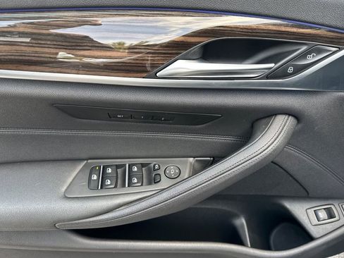 Used 2019 BMW 530e w/ Convenience Package image 14