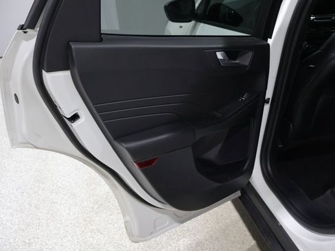 Used 2024 Ford Escape ST-Line image 19