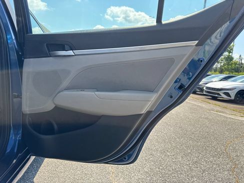 Used 2019 Hyundai Elantra SEL FWD image 16