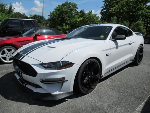 Used 2020 Ford Mustang GT Premium w/ GT Performance Package RWD image 2