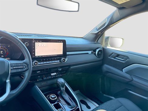 Used 2024 Chevrolet Colorado Z71 w/ Z71 Convenience Package 2 image 23