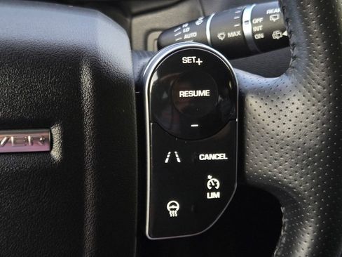 Used 2021 Land Rover Range Rover Sport SE image 24