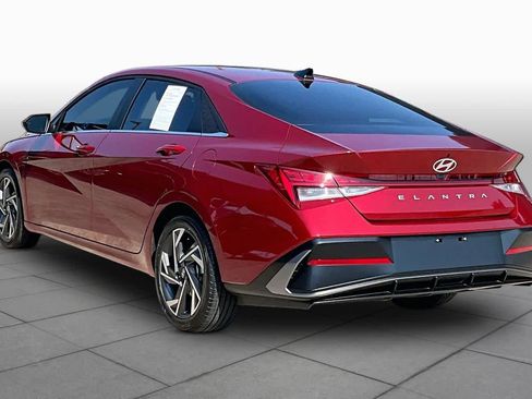 Used 2024 Hyundai Elantra SEL w/ Convenience Package FWD image 11