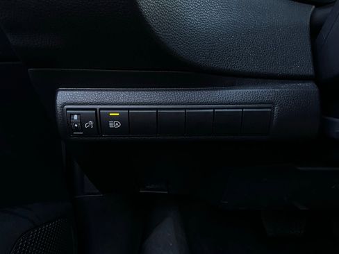 Used 2025 Toyota Corolla LE image 20