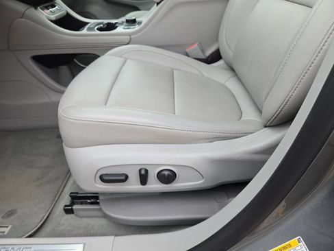 Used 2023 GMC Acadia SLT w/ Preferred Package FWD image 27