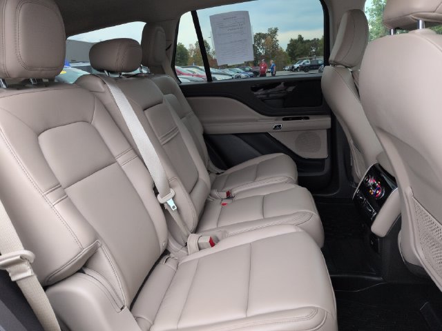 Used 2021 Lincoln Aviator AWD w/ Elements Package image 17