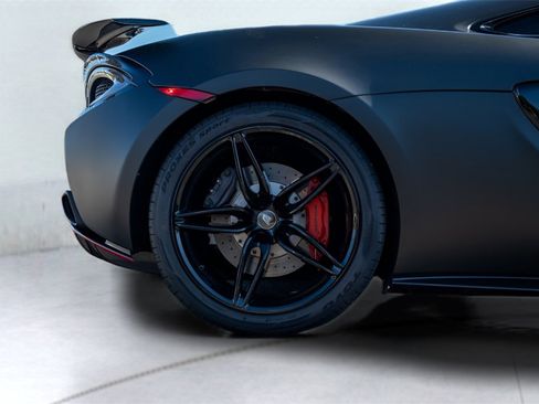 Used 2017 McLaren 570S image 20