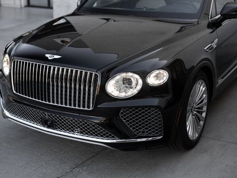 Used 2024 Bentley Bentayga Extended Wheelbase image 15