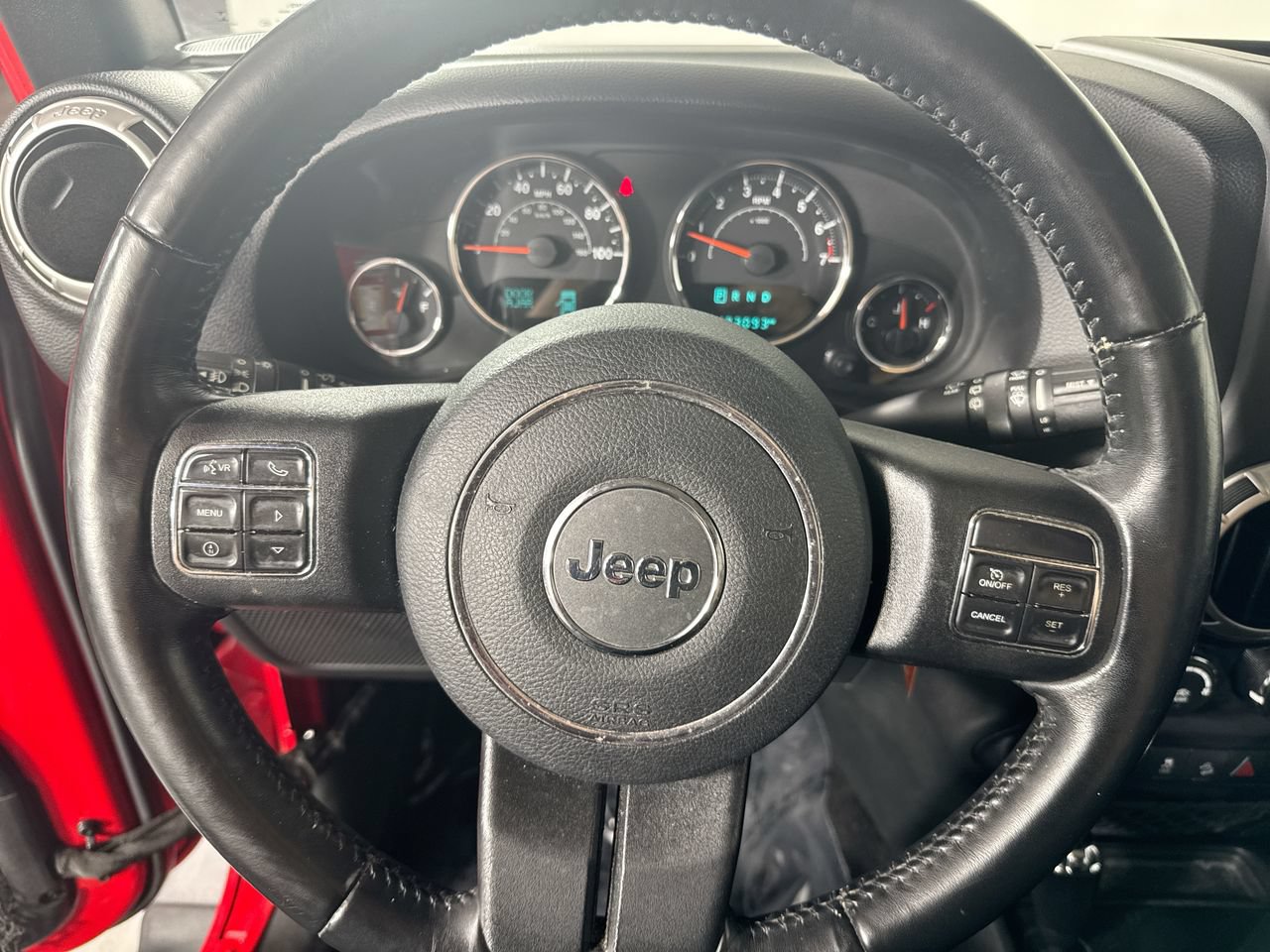 Used 2017 Jeep Wrangler Unlimited Sahara w/ Connectivity Group AWD/4WD image 19