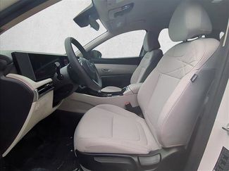 Used 2025 Hyundai Tucson SE video 4