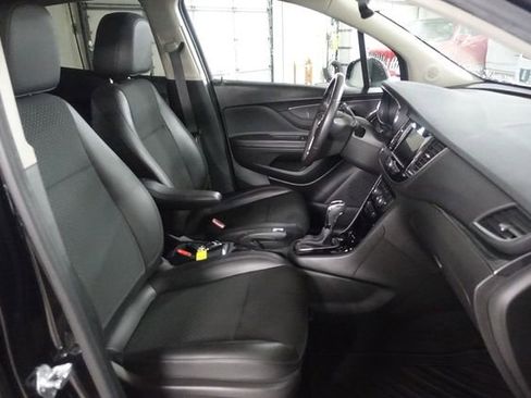 Used 2022 Buick Encore Preferred w/ Safety Package AWD/4WD image 23