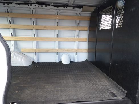 Used 2024 Chevrolet Express 2500 w/ Driver Convenience Package RWD image 10