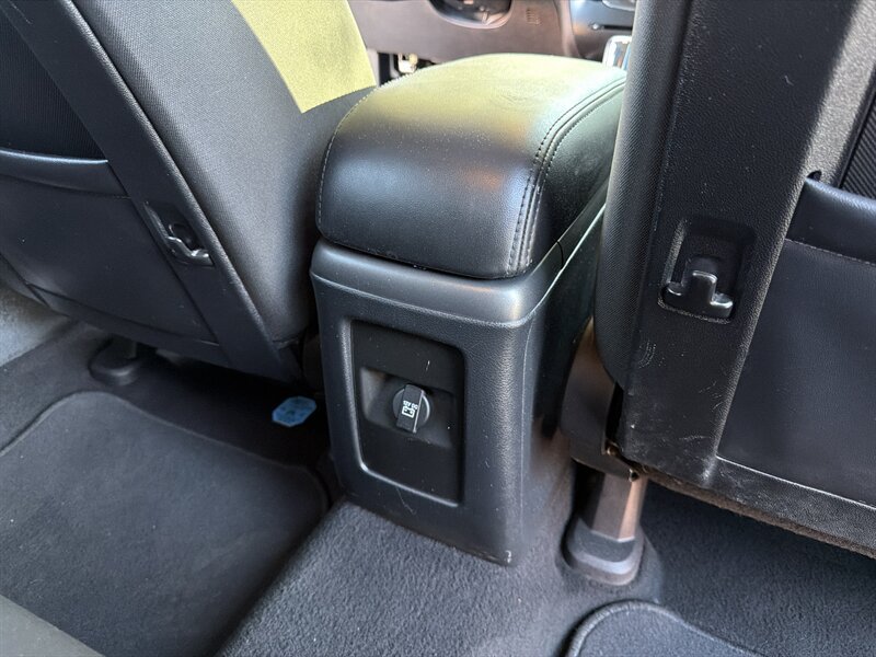 Used 2020 Dodge Journey SE w/ SE Popular Equipment Group FWD image 30