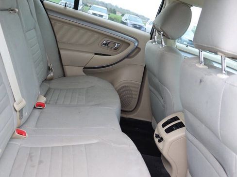 Used 2017 Ford Taurus SE image 16