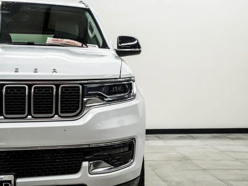 Used 2024 Jeep Wagoneer L Series II w/ Flexible Seating Group image 4