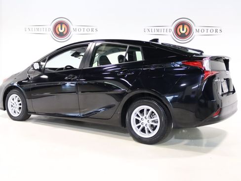 Used 2021 Toyota Prius LE FWD image 3