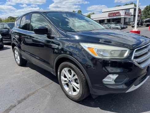 Used 2017 Ford Escape SE AWD/4WD image 12