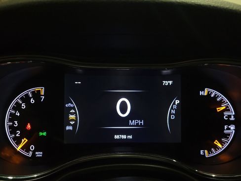 Used 2018 Jeep Grand Cherokee Laredo AWD/4WD image 23