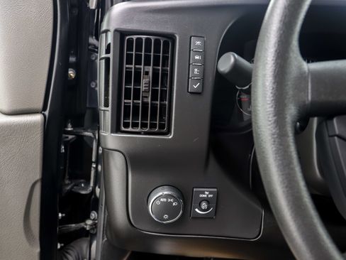 Used 2024 Chevrolet Express 3500 LT w/ LT Preferred Equipment Group RWD image 23
