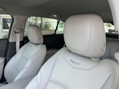 Used 2023 Cadillac XT4 Luxury w/ Driver Awareness Package image 8