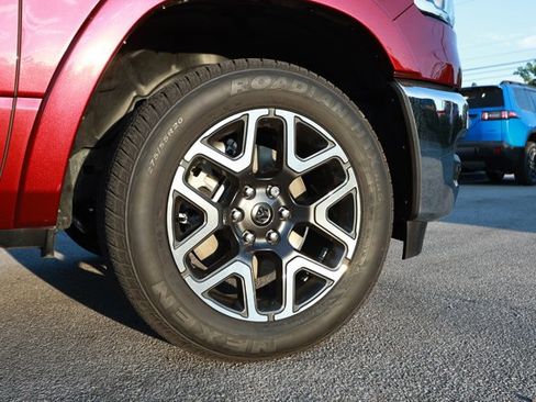 Used 2025 RAM 1500 Laramie image 5