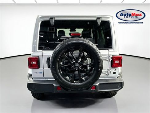 Used 2024 Jeep Wrangler Unlimited Sahara w/ Technology Group image 7