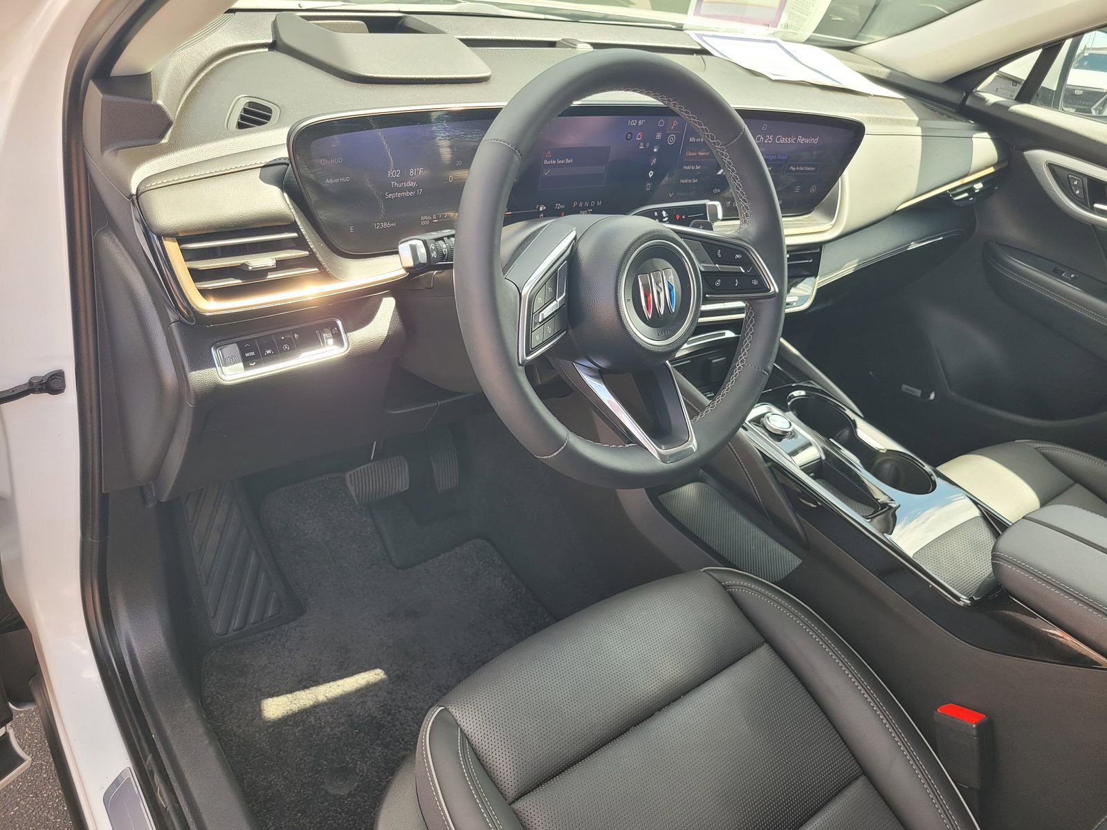 Used 2024 Buick Envision Avenir AWD/4WD image 8