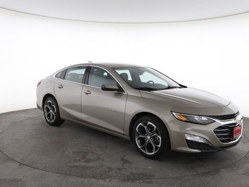 Used 2024 Chevrolet Malibu LT FWD image 2