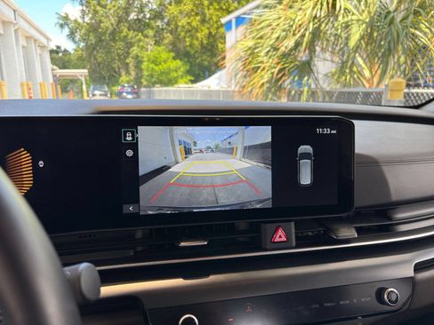 Used 2026 Kia Carnival FWD image 25