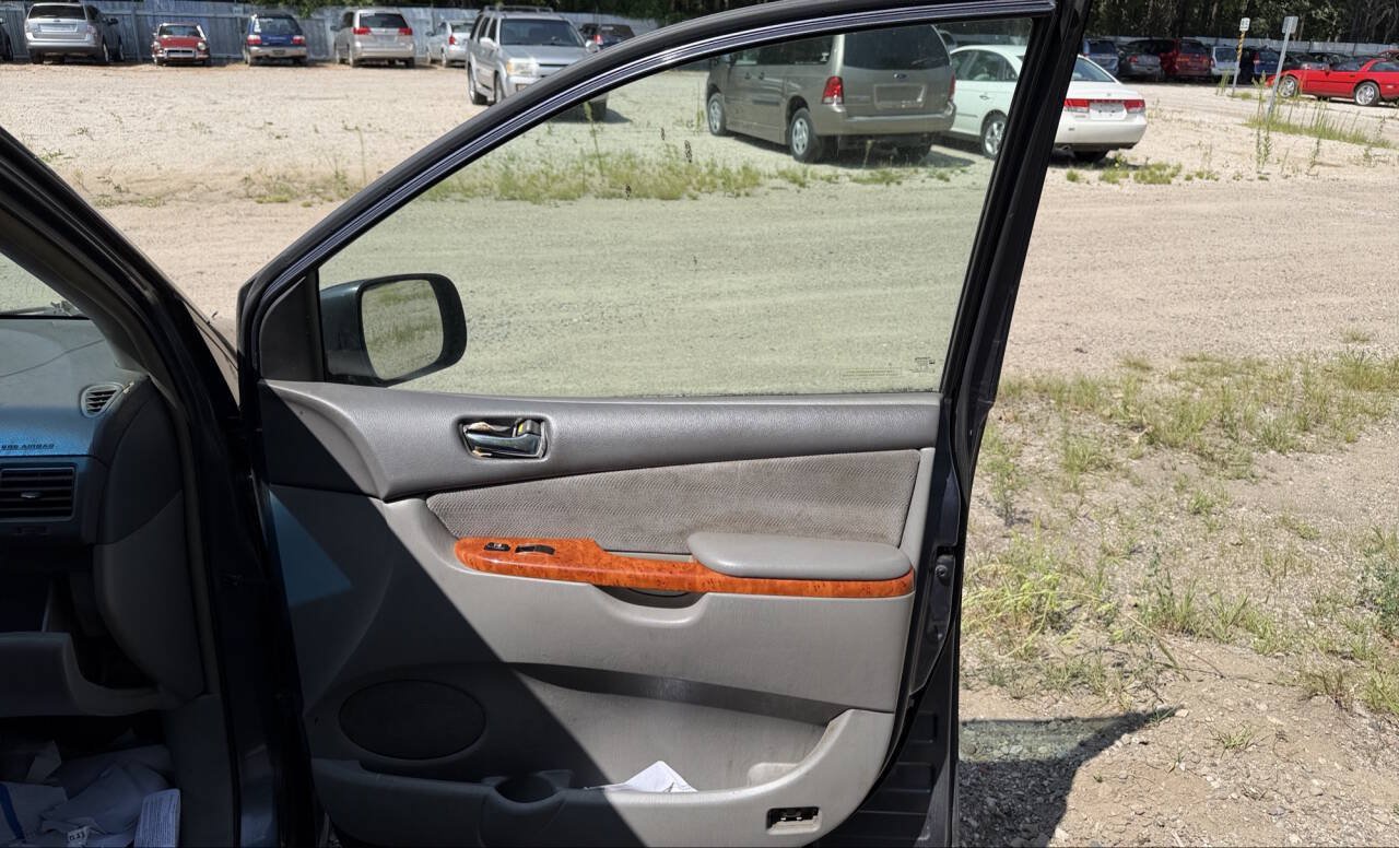 Used 2006 Toyota Sienna XLE FWD image 30