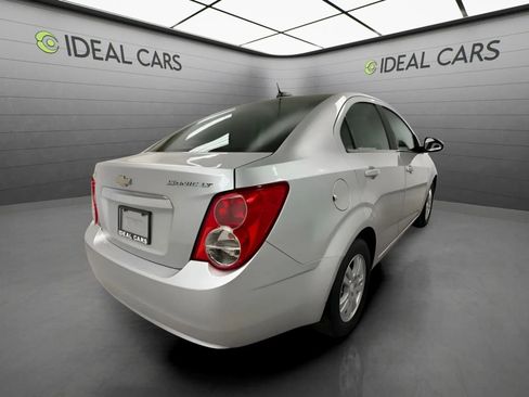 Used 2016 Chevrolet Sonic LT FWD image 5