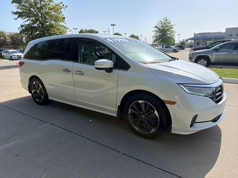 Used 2024 Honda Odyssey Elite image 7