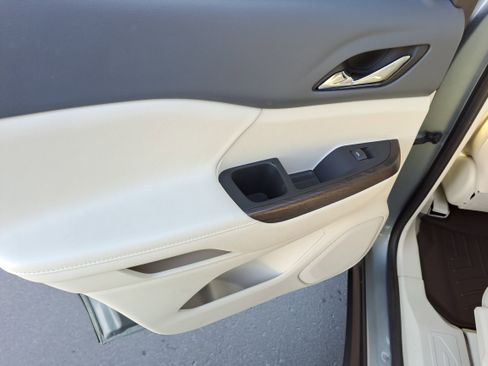 Used 2023 GMC Acadia Denali w/ Denali Ultimate Package image 11