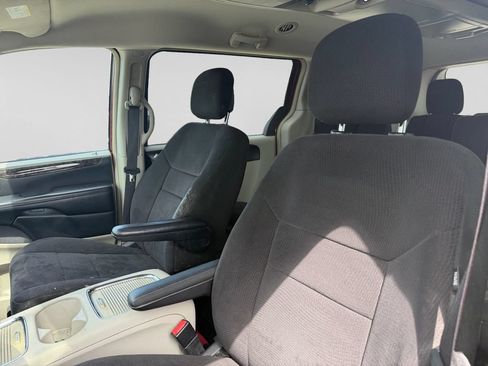 Used 2011 Dodge Grand Caravan Crew w/ Entertainment Group 1 FWD image 23