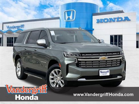 Used 2023 Chevrolet Suburban Premier image 1