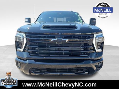 Used 2024 Chevrolet Silverado 2500 LTZ w/ LTZ Plus Package AWD/4WD image 2