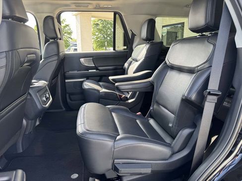 Used 2025 Ford Expedition Platinum AWD/4WD image 10