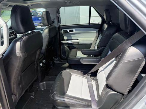 Certified 2023 Ford Explorer XLT w/ Equipment Group 202A AWD/4WD image 23