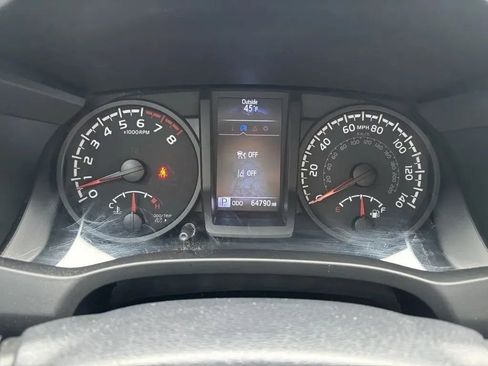 Used 2020 Toyota Tacoma SR image 15