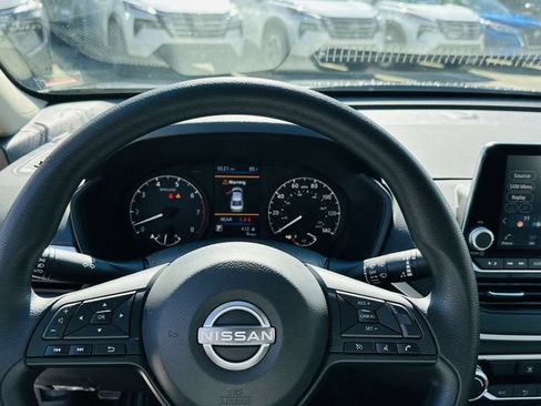 Used 2025 Nissan Altima 2.5 S FWD image 16